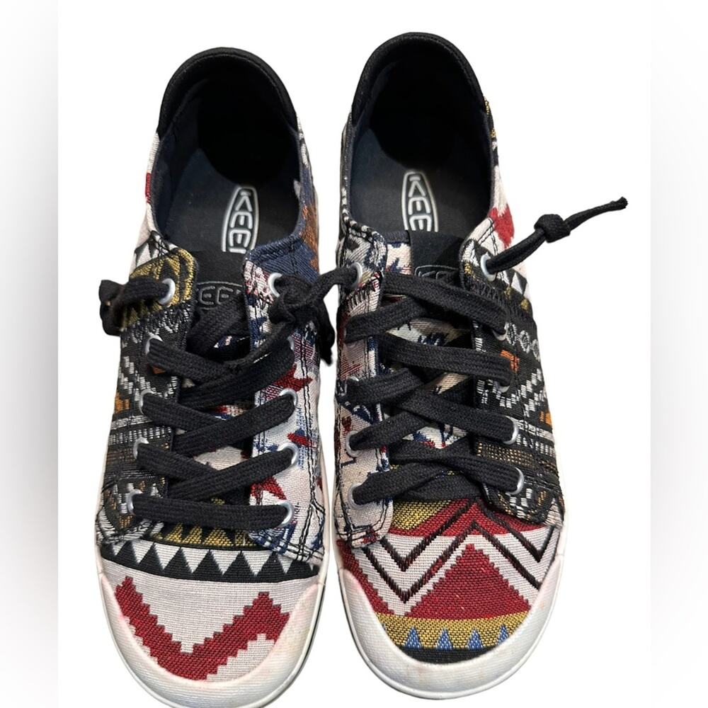 Keen Womens Size 6.5 Aztec Print sneakers